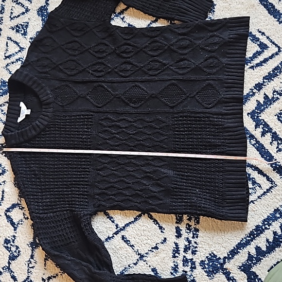 *FREE Sz L Time and Tru Black Light Cable Sweater - Picture 8 of 9